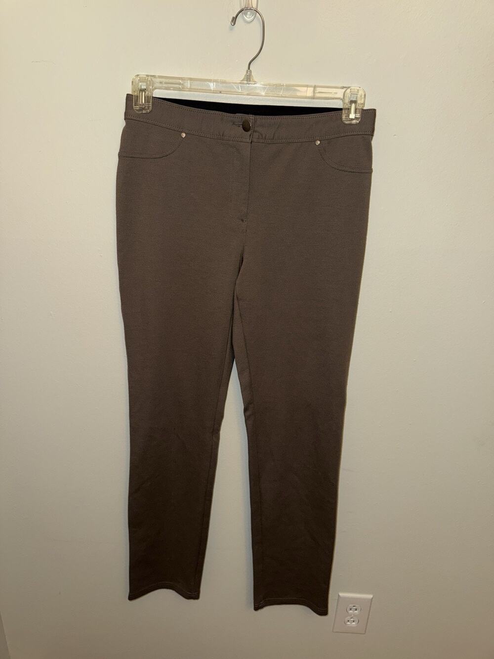 Chicos Women’s Brown Stretch Pull On Classic Pants Casual Career Size 0 Small